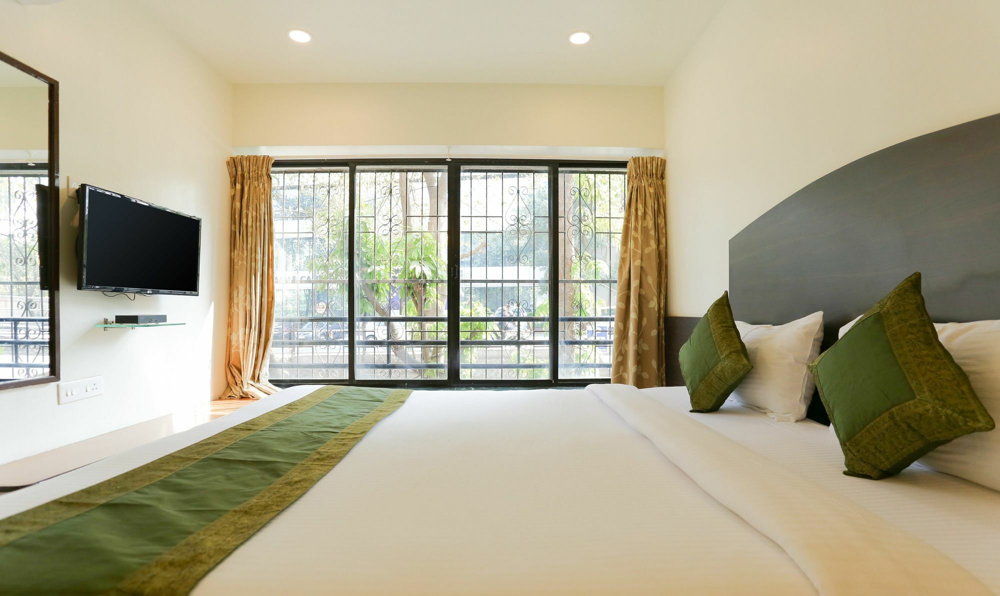Itsy Hotels Hill View Ex Pune Extérieur photo