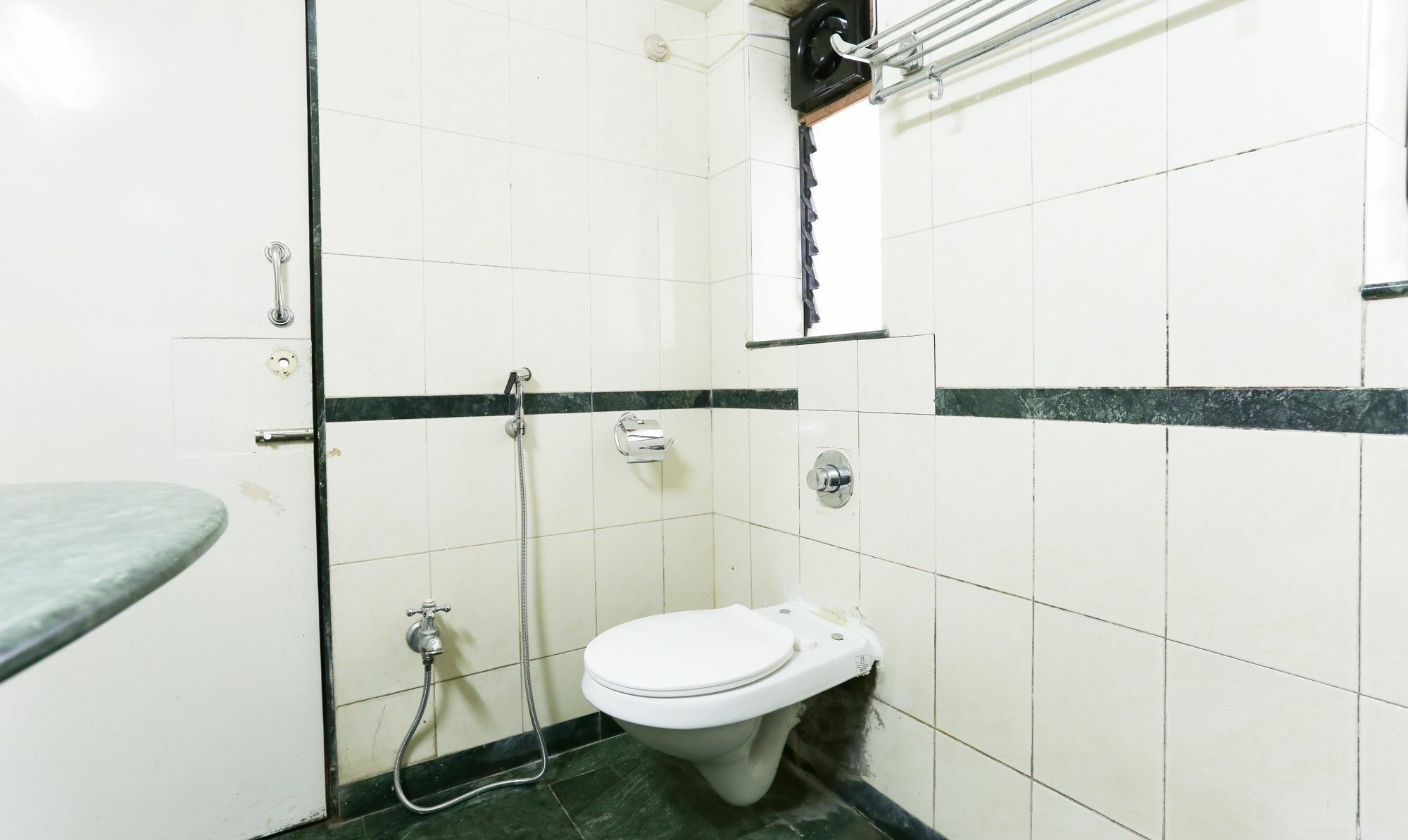Itsy Hotels Hill View Ex Pune Extérieur photo
