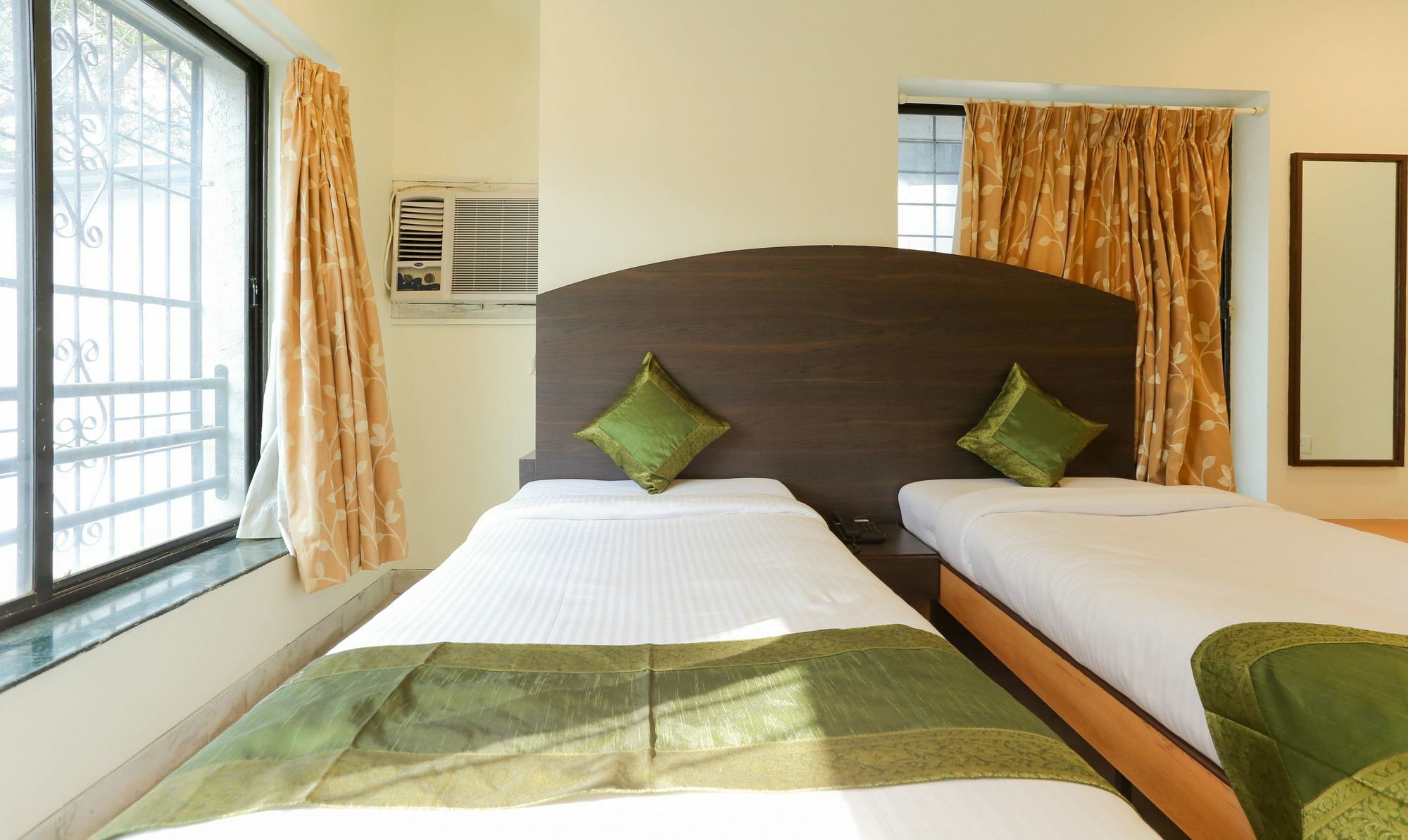Itsy Hotels Hill View Ex Pune Extérieur photo