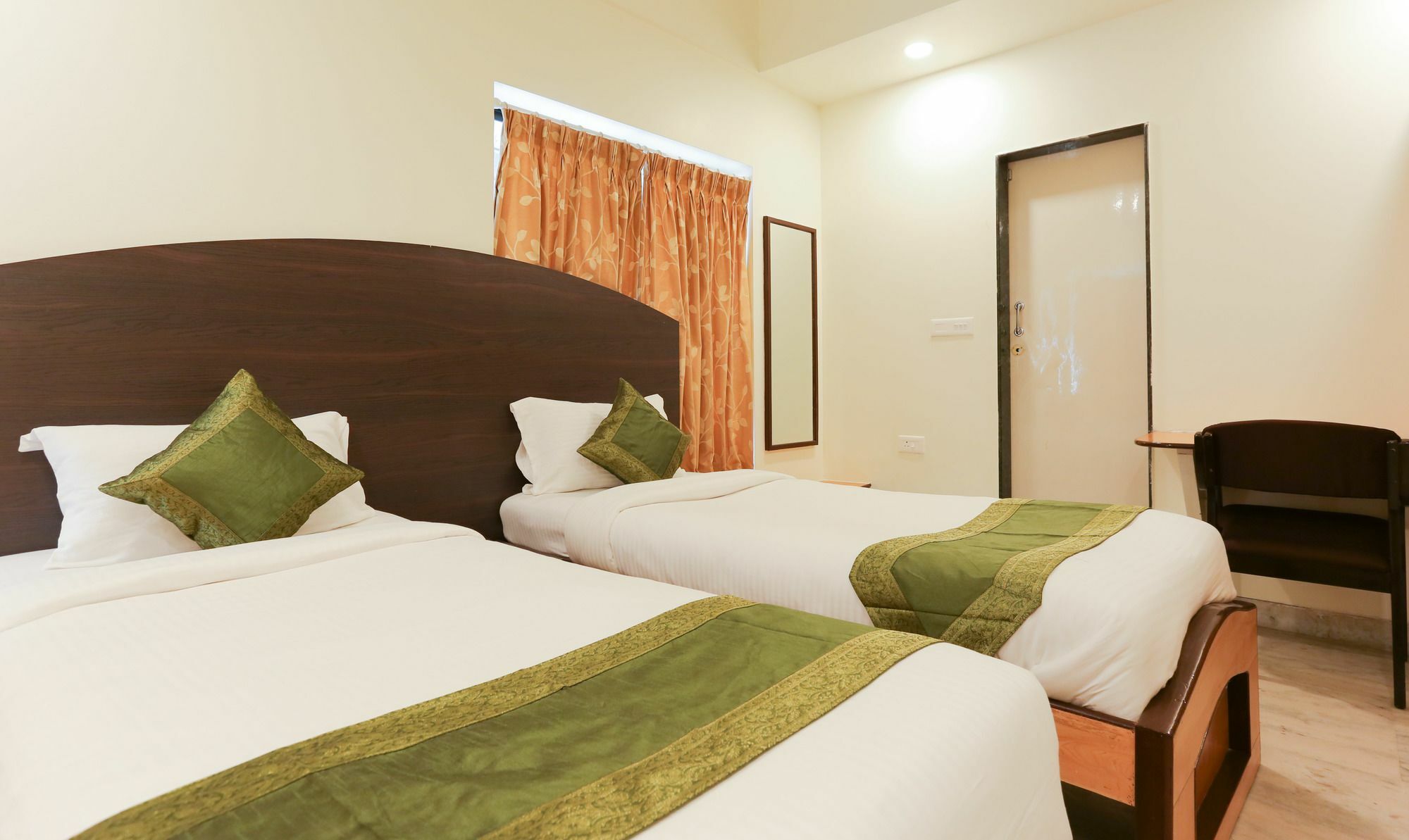 Itsy Hotels Hill View Ex Pune Extérieur photo
