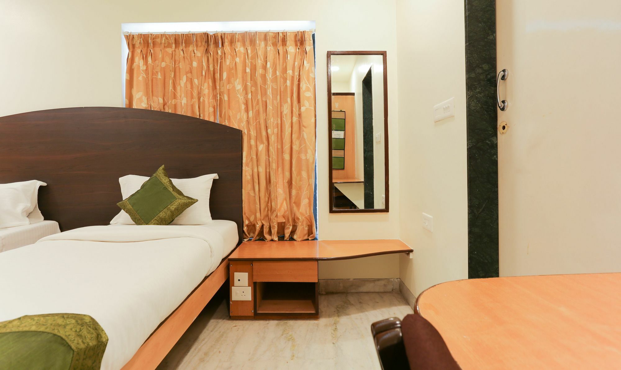 Itsy Hotels Hill View Ex Pune Extérieur photo