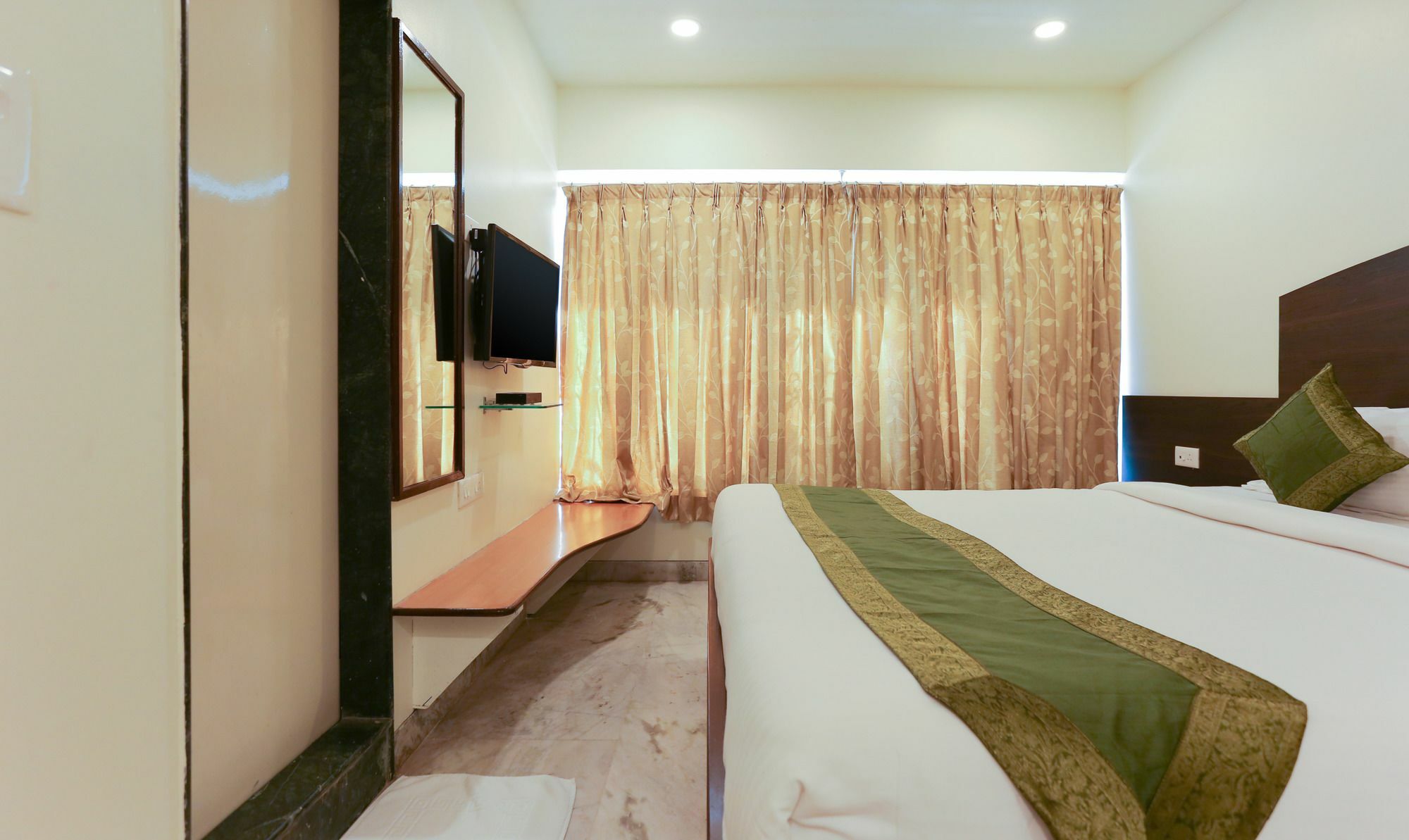 Itsy Hotels Hill View Ex Pune Extérieur photo